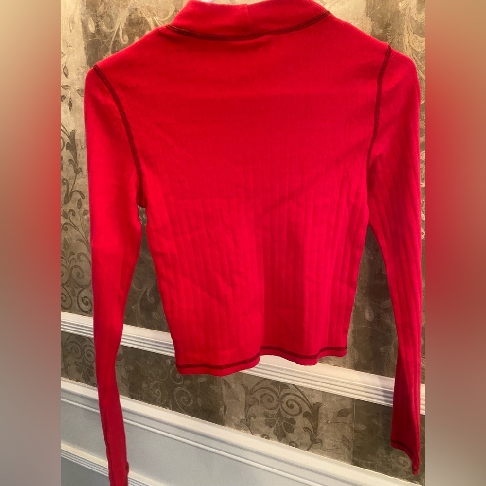 American Eagle Outfitters Red Fitted Long Sleeve Tee - Picture 4 of 4